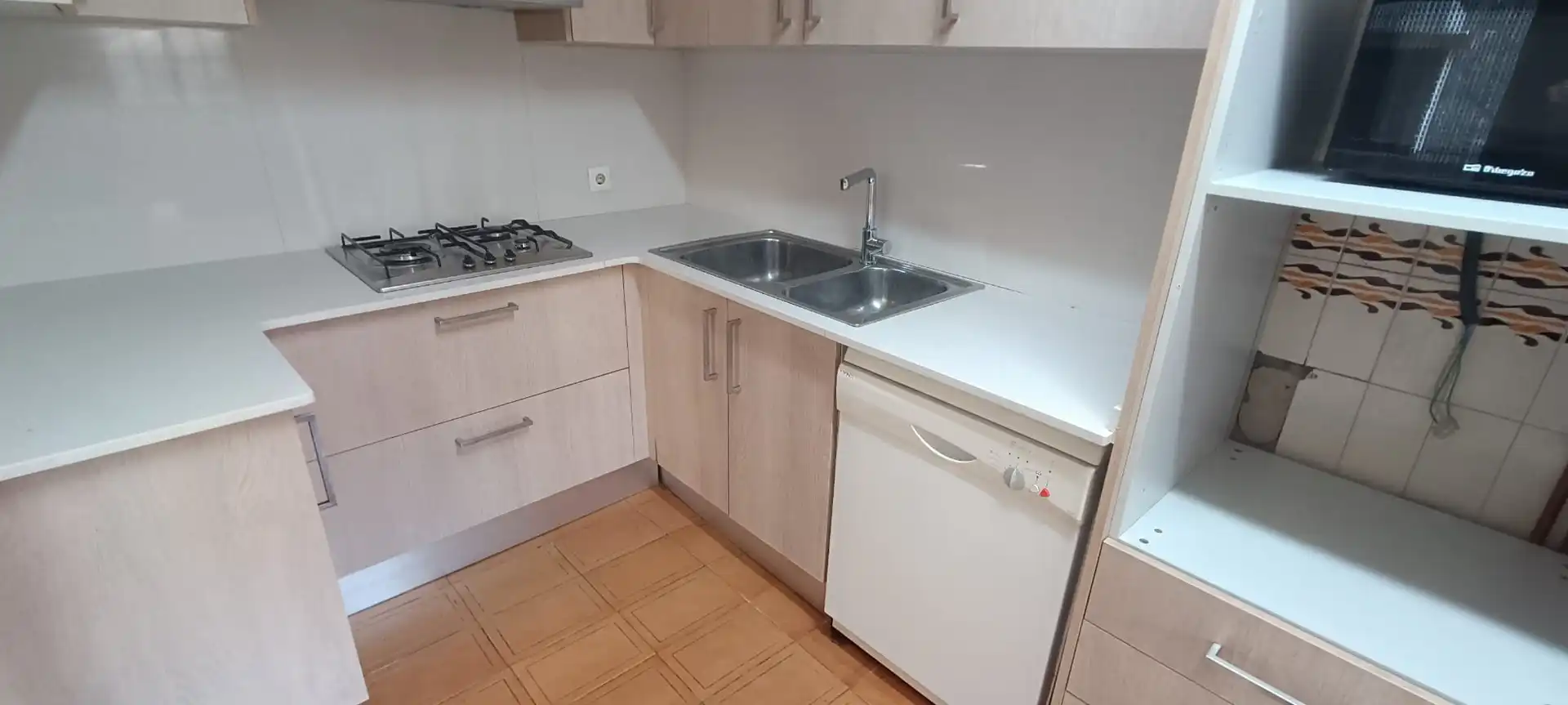 Cuina de Casa o xalet en venda en Sant Celoni amb Calefacció, Terrassa i Forn