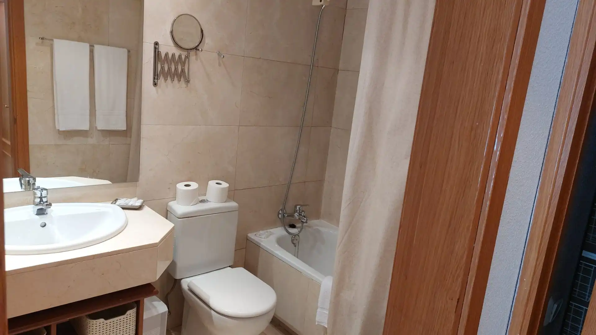Baño de Planta baja en venta en Madrid con Aire acondicionado, Calefacción y Parquet