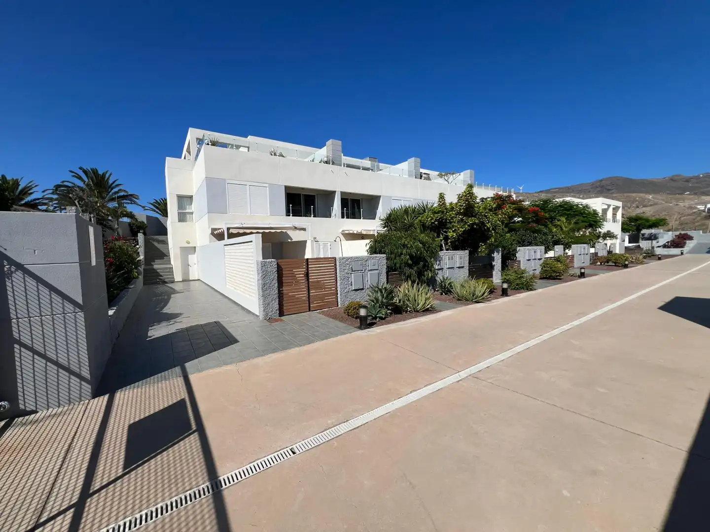 Vista exterior de Casa adosada en venta en Agaete con Jardín privado, Terraza y Amueblado