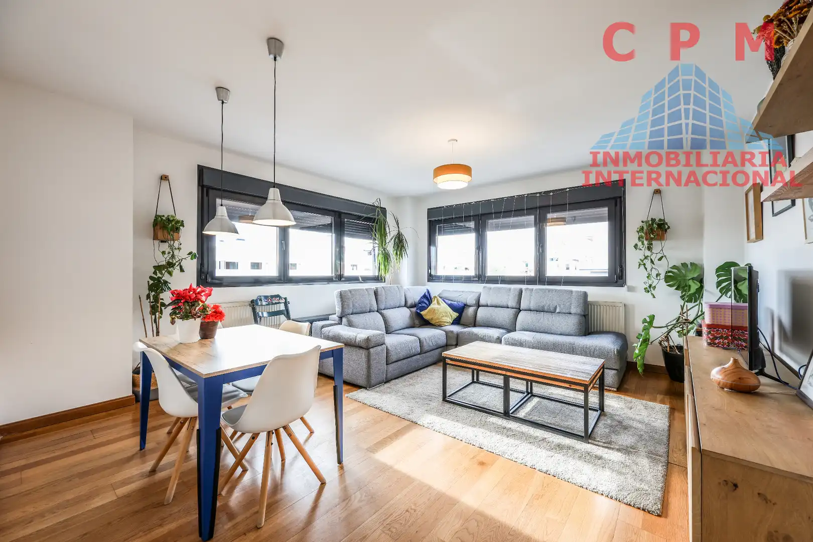 Living room of Flat for rent in Madrid  with Air Conditioner, Heating and Parquet flooring