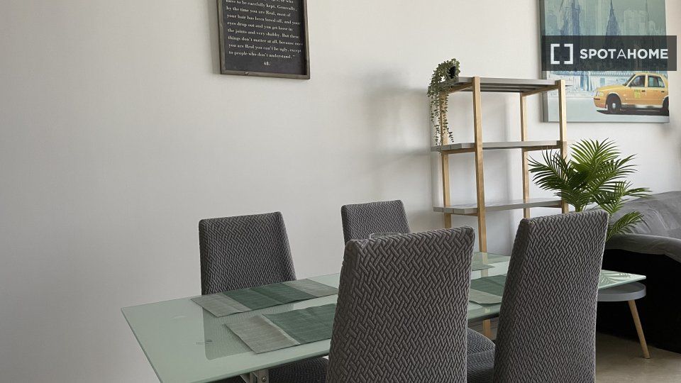 Dining room of Flat to rent in  Madrid Capital  with Air Conditioner, Heating and Furnished