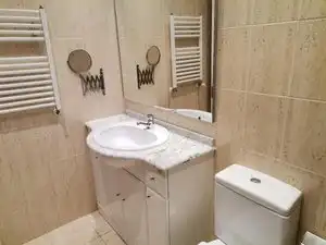 Baño de Casa o chalet de alquiler en Club de Campo con Calefacción, Jardín privado y Piscina comunitaria