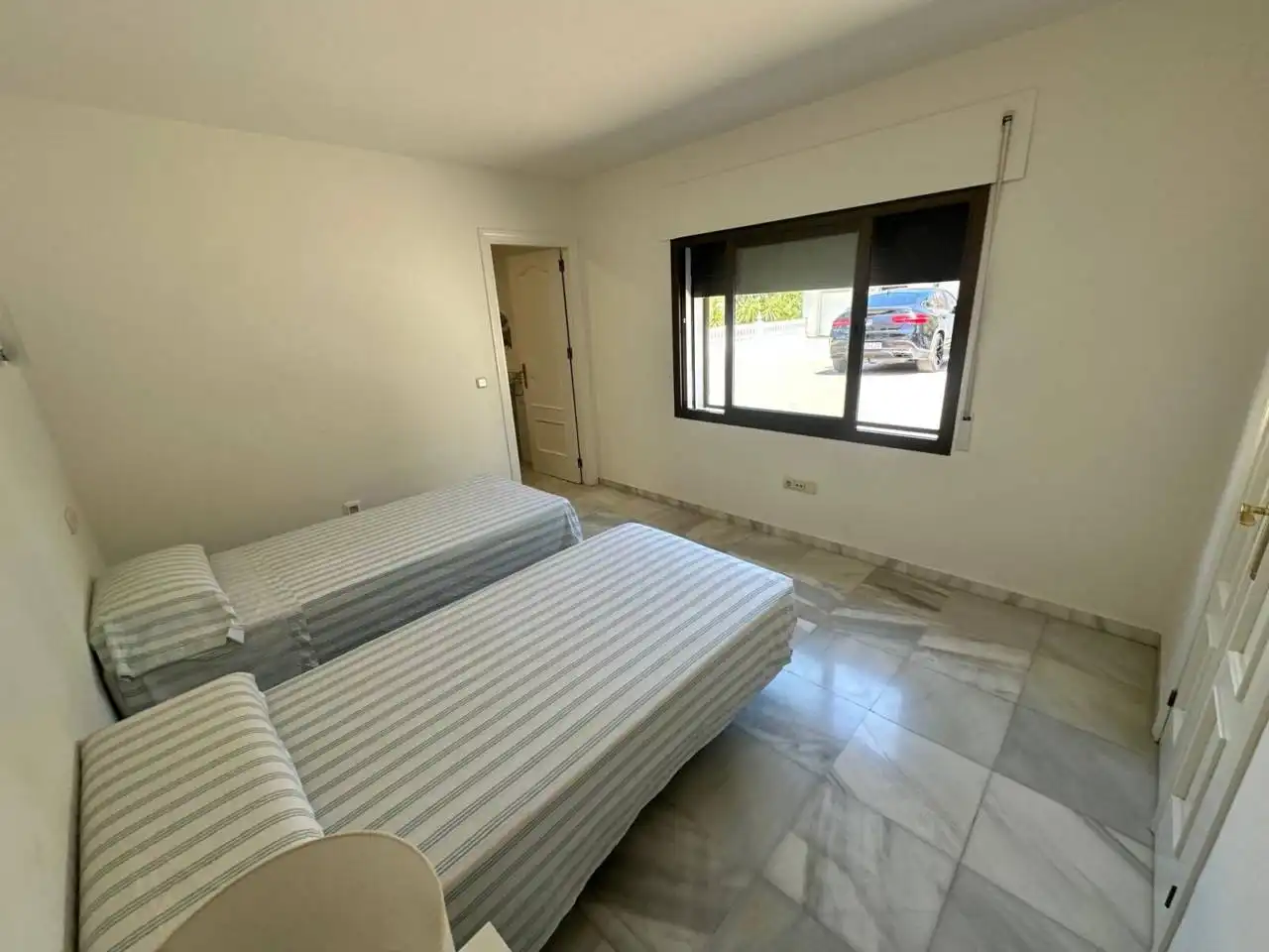 Dormitori de Casa o xalet de lloguer en Marbella amb Jardí privat, Terrassa i Piscina