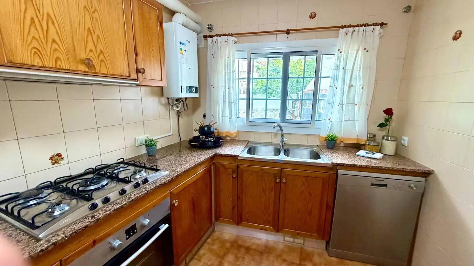 Cocina de Casa o chalet en venta en Cunit con Aire acondicionado, Calefacción y Jardín privado