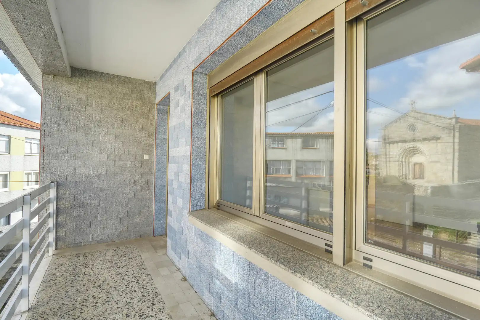 Vista exterior de Casa o xalet en venda en Arteixo amb Parquet, Terrassa i Traster