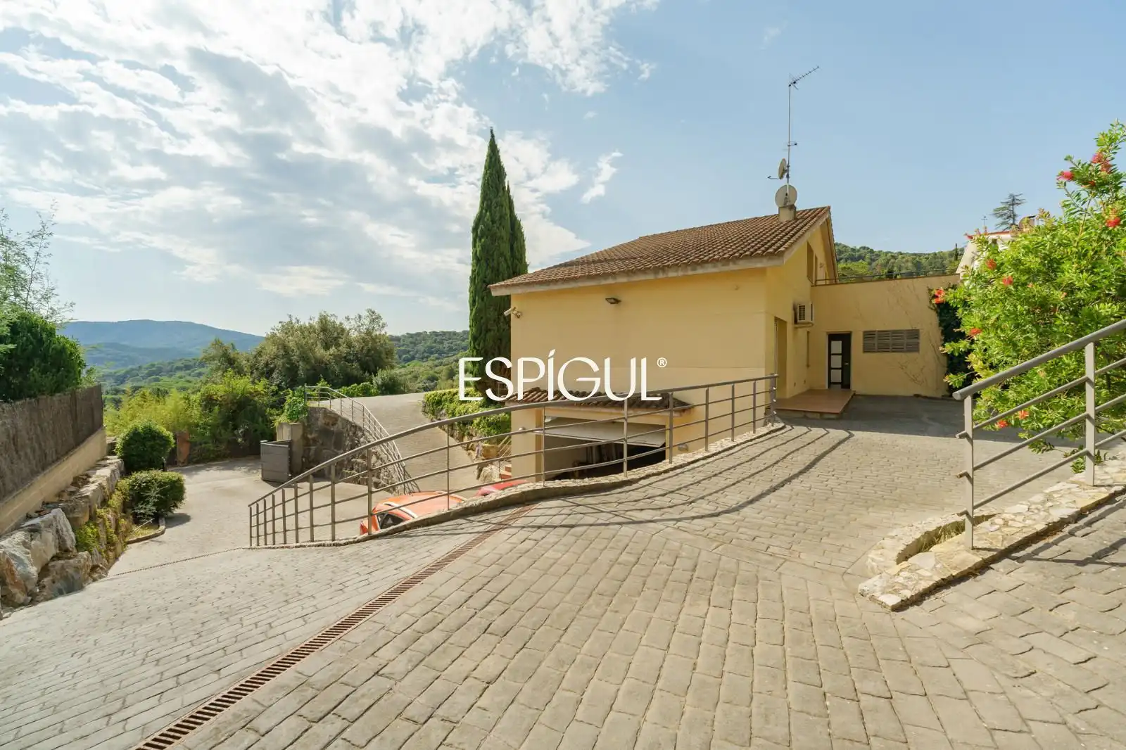 Vista exterior de Casa o xalet en venda en Vallromanes amb Aire condicionat, Calefacció i Jardí privat