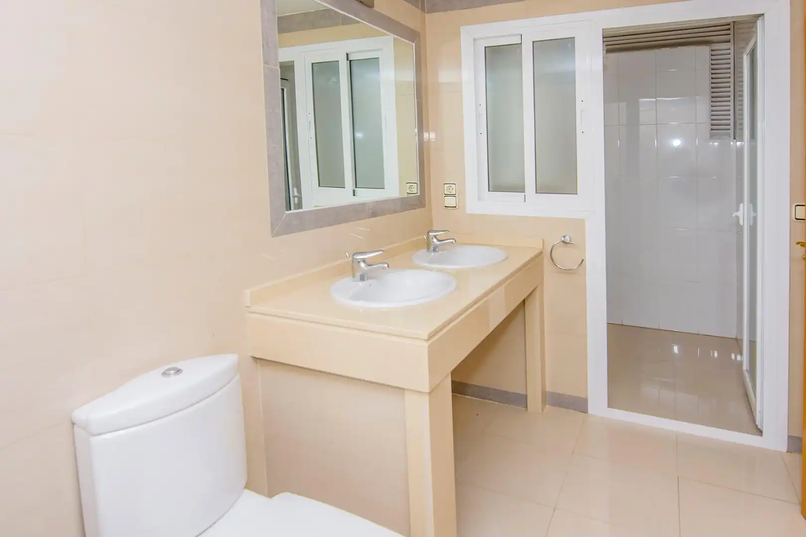 Baño de Piso en venta en Carboneras con Balcón y Piscina comunitaria
