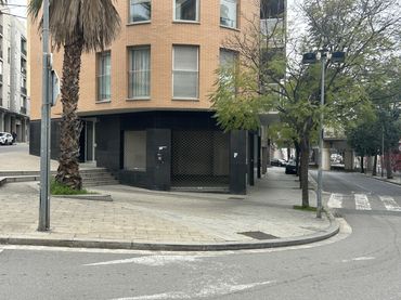 Business premises for sale in Montcada i Reixac - Calle Major