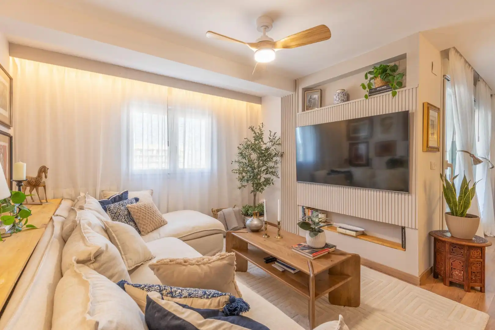 Sala de estar de Ático en venta en Granada con Aire acondicionado, Calefacción y Terraza