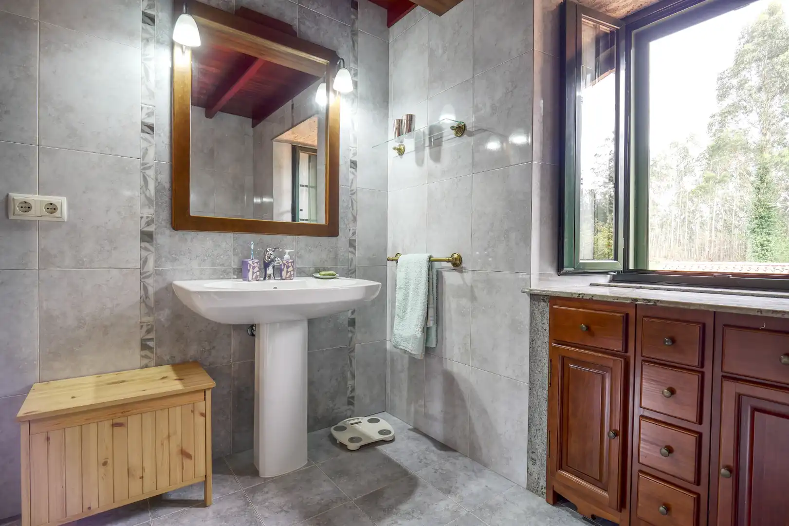 Baño de Finca rústica en venta en Valdoviño con Calefacción, Jardín privado y Parquet