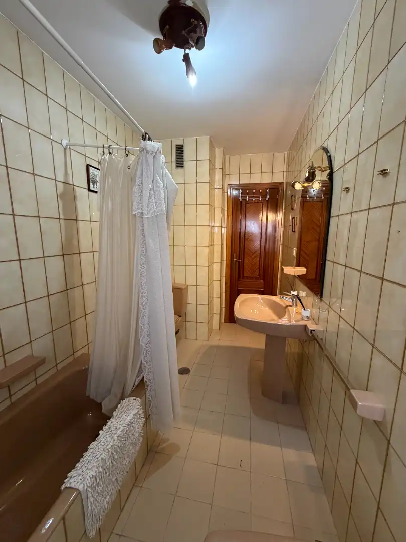 Bathroom of Flat for sale in Úbeda  with Air Conditioner, Heating and Storage room