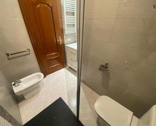 Bany de Apartament per a compartir en  Madrid Capital amb Calefacció, Moblat i Rentadora