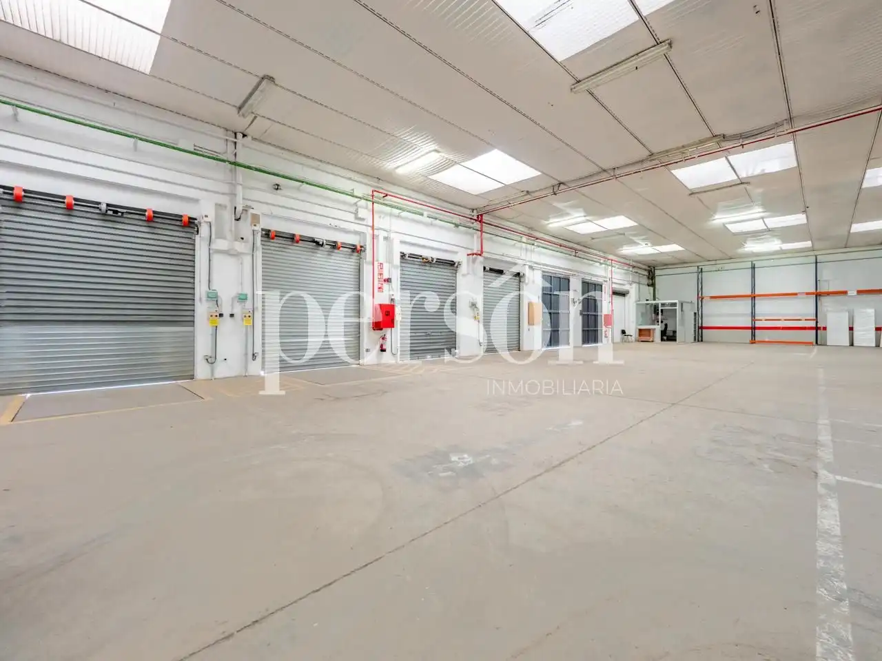 Industrial building to rent in Fuente del Jarro, imagen 3