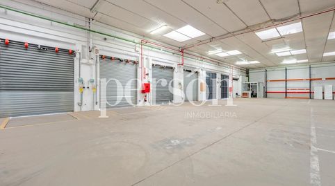 Foto 3 von Fabrikhallen zur Miete in Fuente del Jarro, Paterna