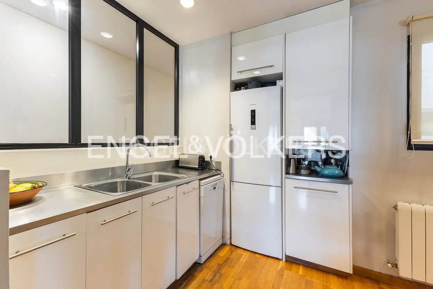 Kitchen of Flat for sale in Valencia  with Air Conditioner, Heating and Parquet flooring