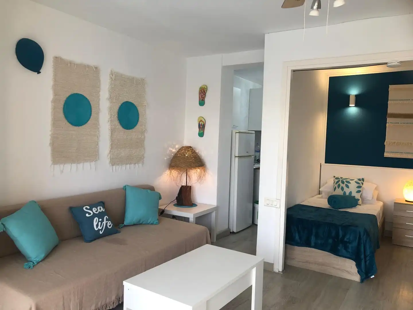 Habitación de Apartamento en venta en Benidorm con Parquet, Piscina y Amueblado