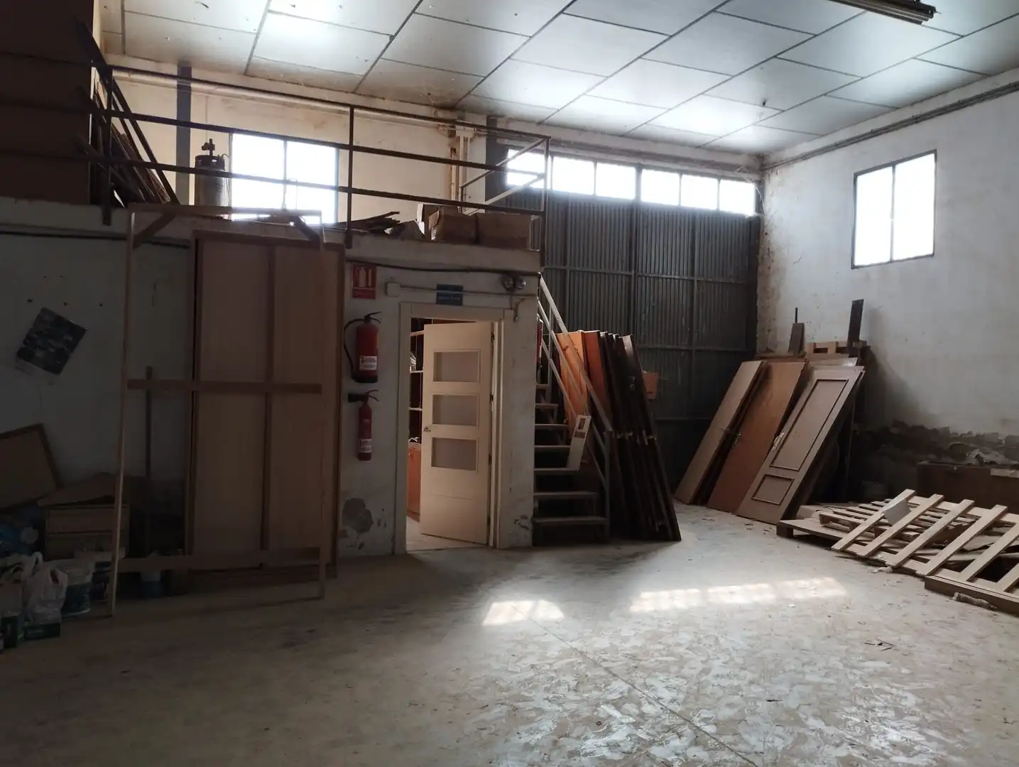 Industrial building with lift for sale in Calle la Codorniz, imagen 4
