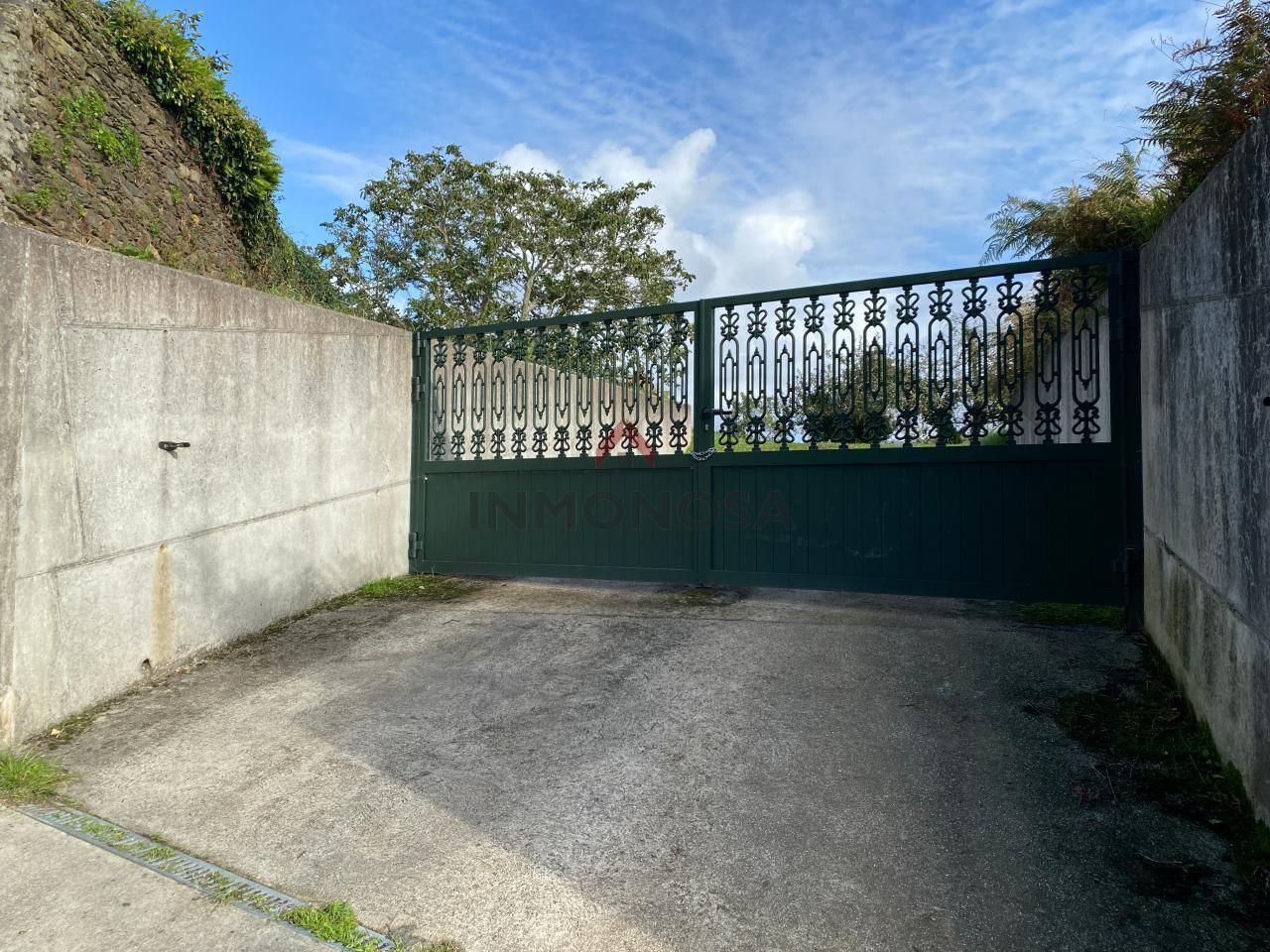 Vista exterior de Casa o xalet en venda en Cabanas amb Jardí privat i Balcó