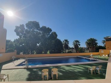 Baixos amb piscina en venda a Aviacion