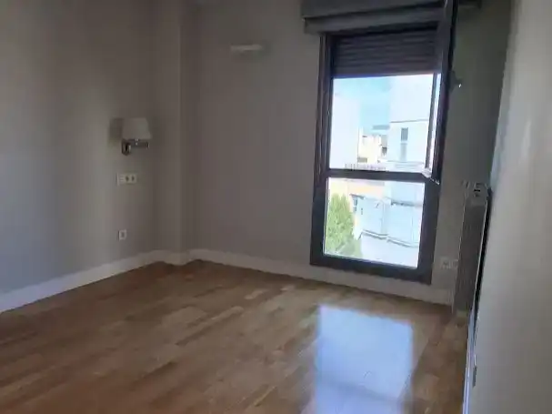 Schlafzimmer von Wohnung zur Miete in  Madrid Capital mit Klimaanlage und Schwimmbad