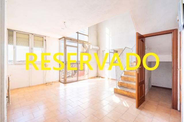 Dúplex en Venta en Calle de Sierra Elvira en Numancia