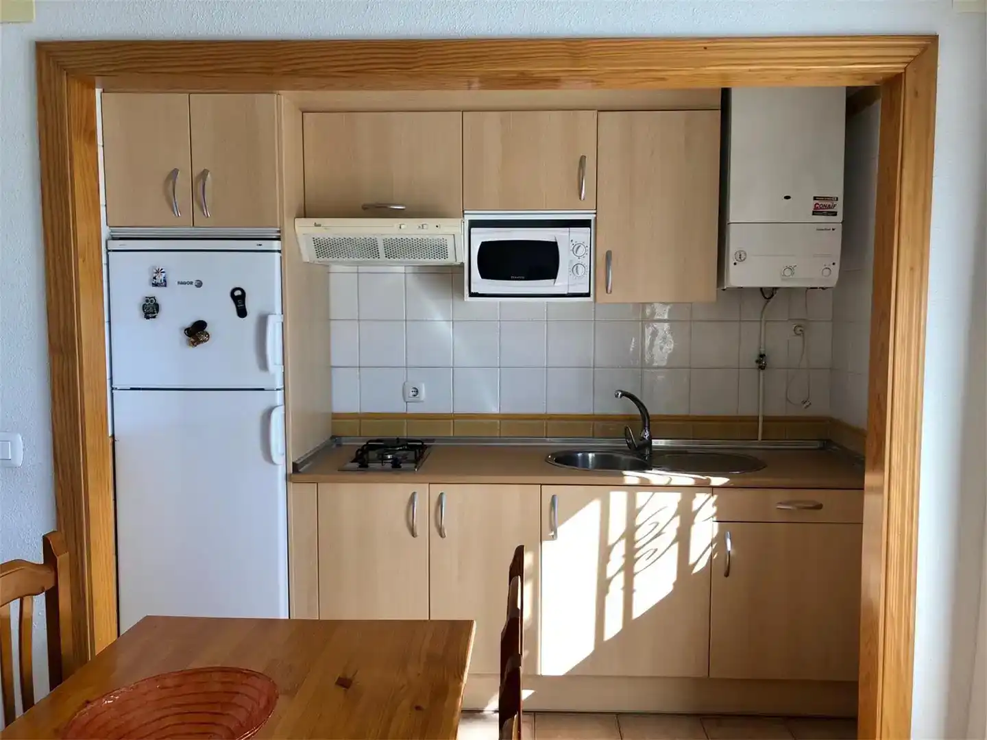 Cuina de Apartament en venda en Vallejera de Riofrío amb Jardí privat, Piscina i Moblat