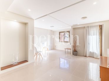 Piso con balcón en alquiler en Benetússer