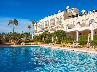 Casa amb piscina en venda a Nueva Andalucía
