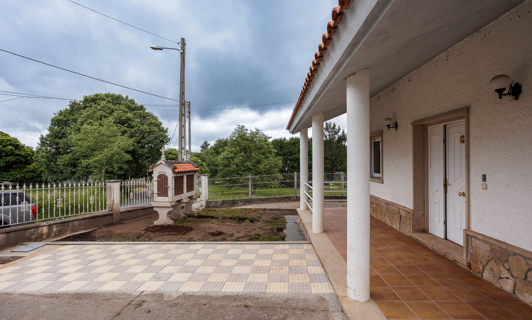 Exterior view of House or chalet for sale in Castro Caldelas  with Furnished