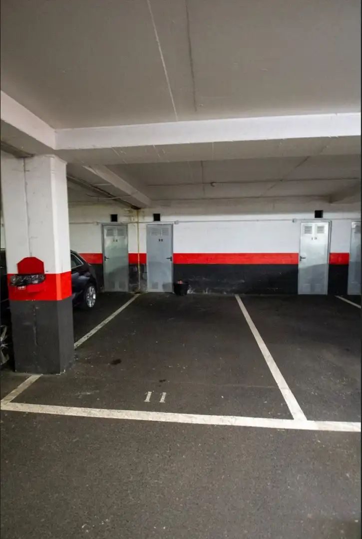 Parkplatz von Wohnung zum Verkauf in Avilés mit Heizung, Parkett und Abstellraum