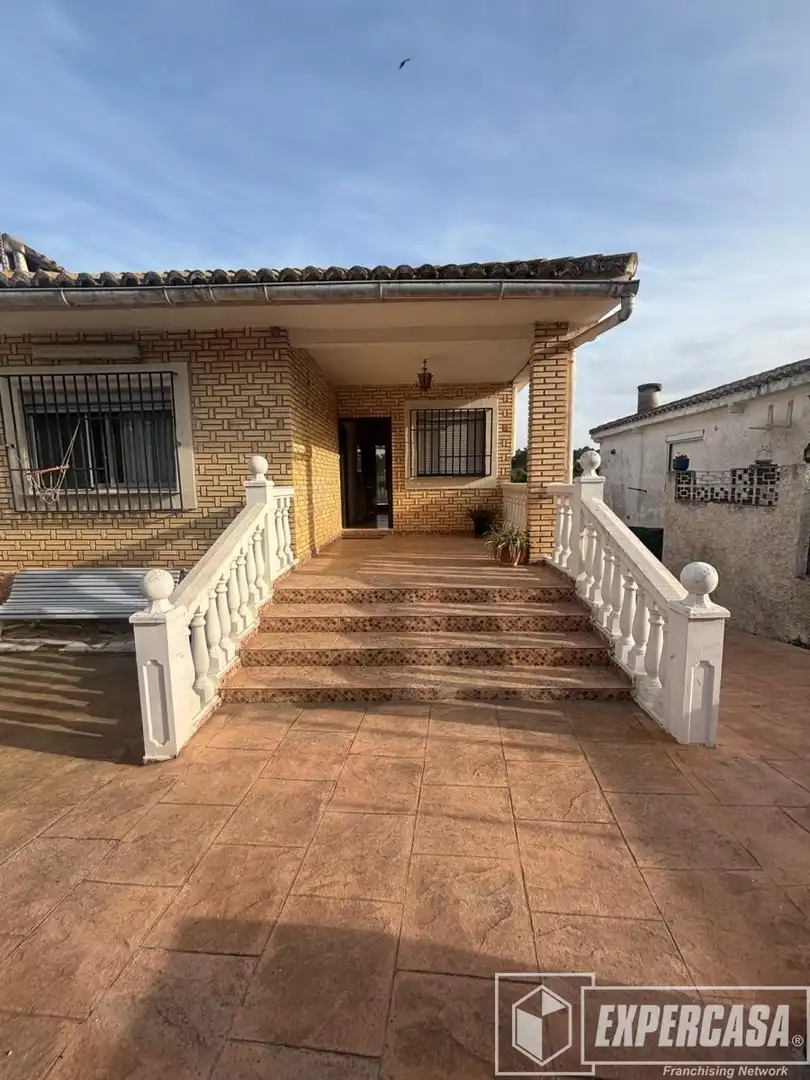 Vista exterior de Casa o chalet en venta en Picassent con Terraza, Trastero y Piscina