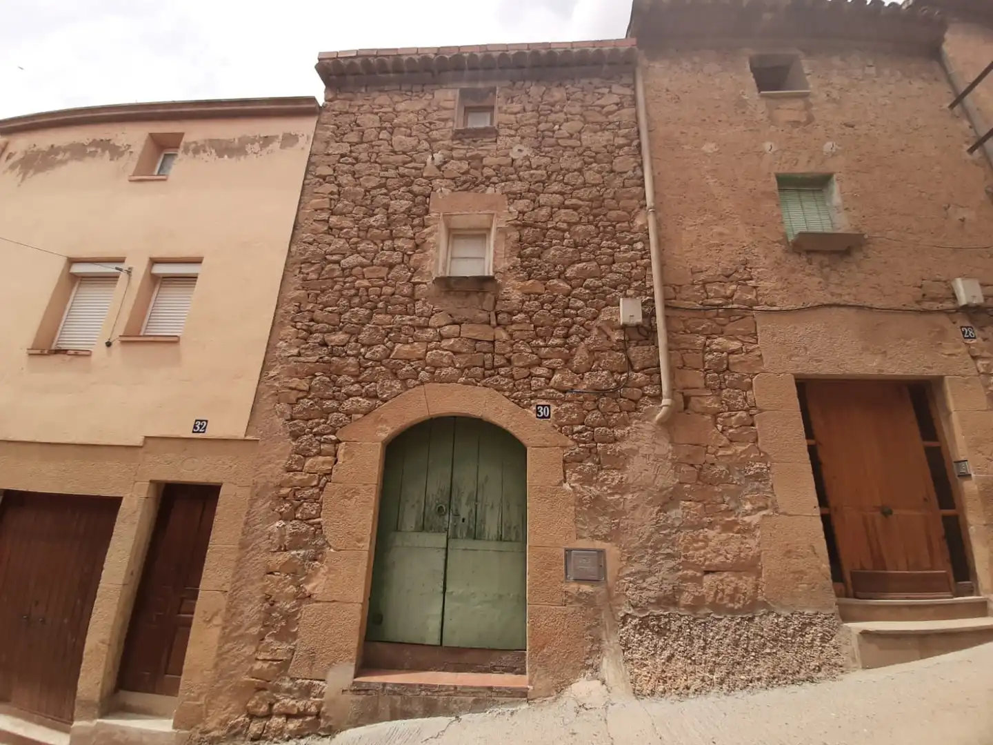 Vista exterior de Casa adosada en venda en Cervià de Les Garrigues amb Jardí privat, Terrassa i Balcó