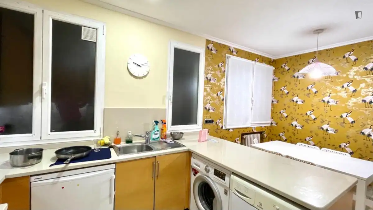 Room in Sabino Arana - Jesuitas