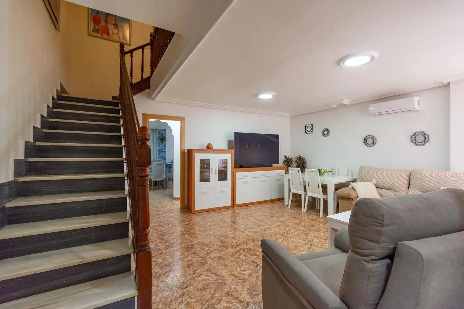 Sala de estar de Casa adosada en venta en Cartagena con Aire acondicionado, Calefacción y Jardín privado
