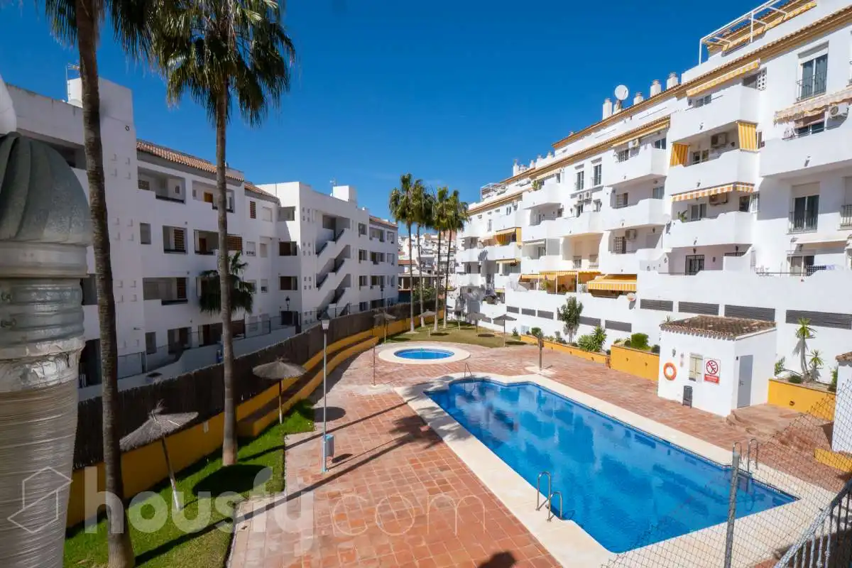 Houses for sale in Calle Atlántida, Alcorrín