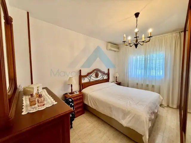 Schlafzimmer von Haus oder Chalet zum Verkauf in Villanueva de la Torre mit Klimaanlage, Heizung und Privatgarten