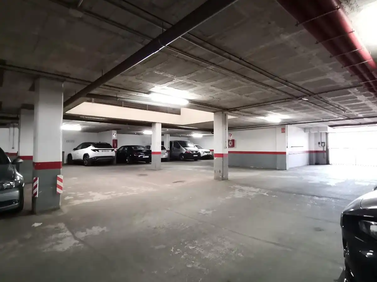 Aparcament de Àtic de lloguer en Málaga amb Jardí privat, Terrassa i Moblat