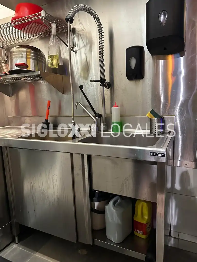 Cocina de Local en traspaso en Barcelona con Aire acondicionado