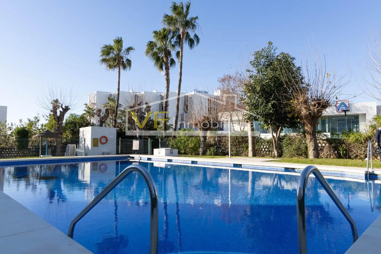 Vista exterior de Apartament en venda en Torremolinos amb Jardí privat, Terrassa i Piscina comunitària