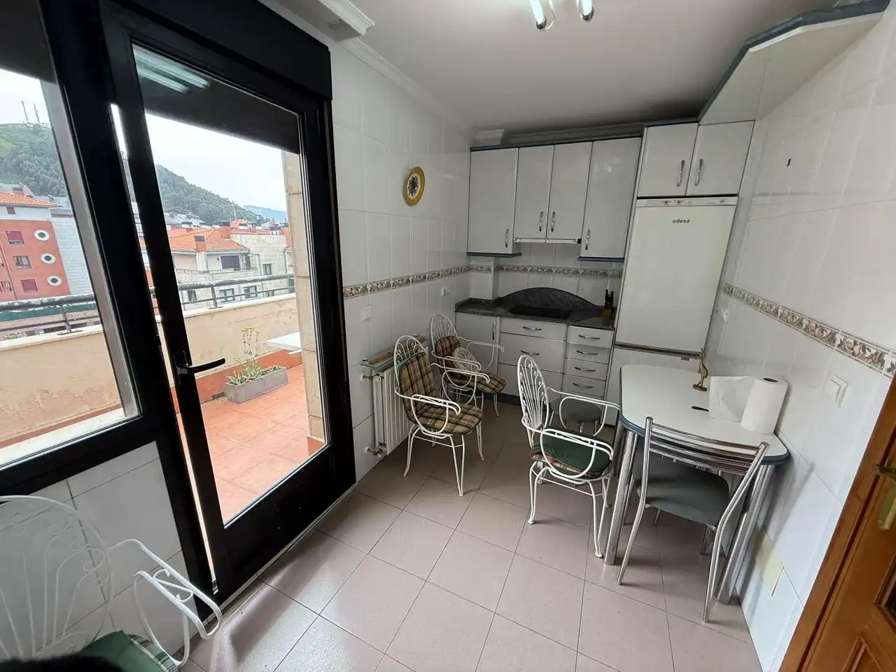 Cuina de Pis en venda en Castro-Urdiales amb Calefacció, Parquet i Terrassa