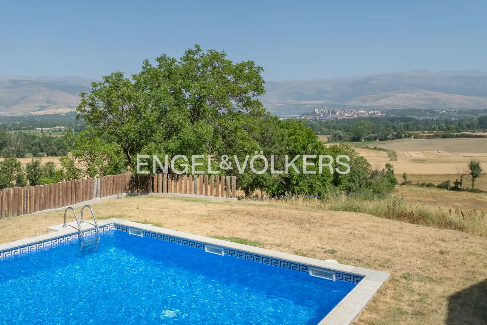 Casa adosada en venta en Fontanals de Cerdanya con Calefacción, Parquet y Terraza