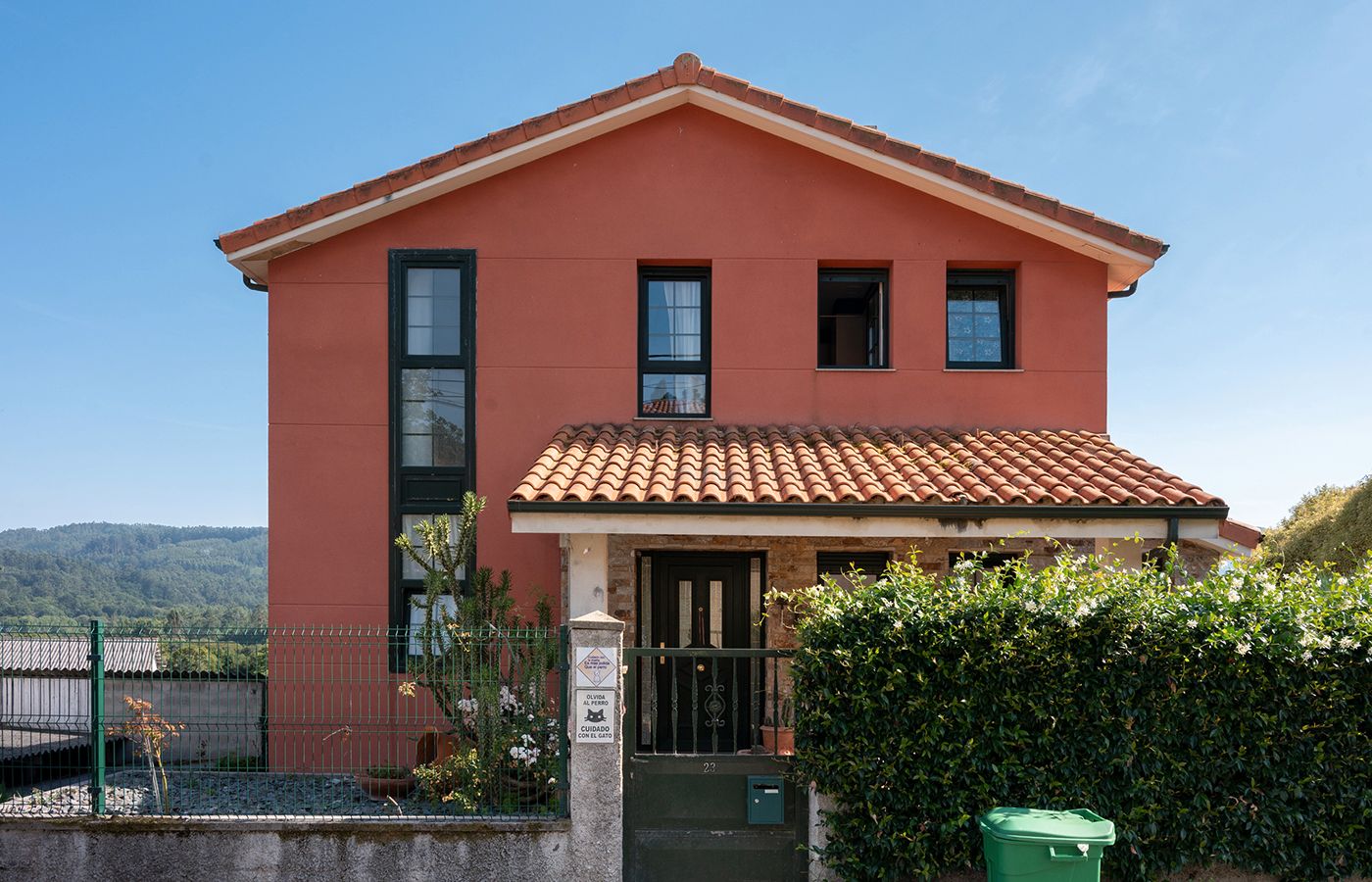 Vista exterior de Casa o xalet en venda en Culleredo amb Aire condicionat, Calefacció i Jardí privat