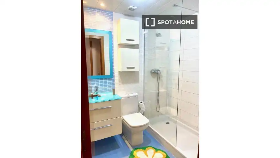 Room in Port Forum
