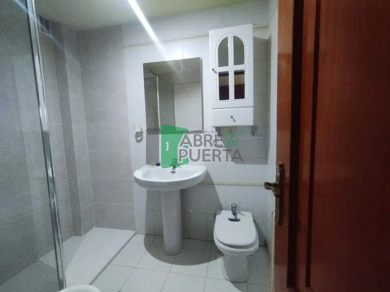 Bathroom of Flat for sale in Ourense Capital   with Heating, Parquet flooring and Storage room