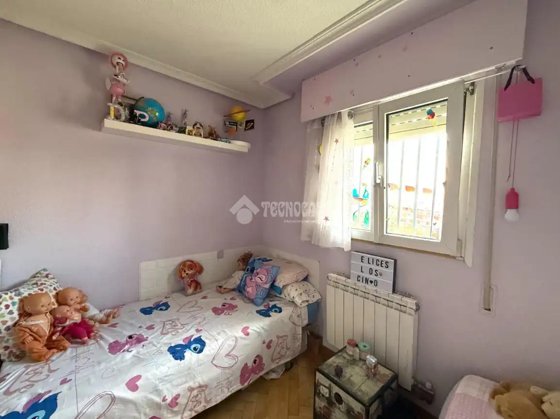 Habitación de Piso en venta en Madrid con Calefacción y Amueblado