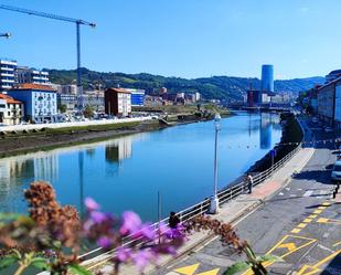 Vista exterior de Local en venda en Bilbao 