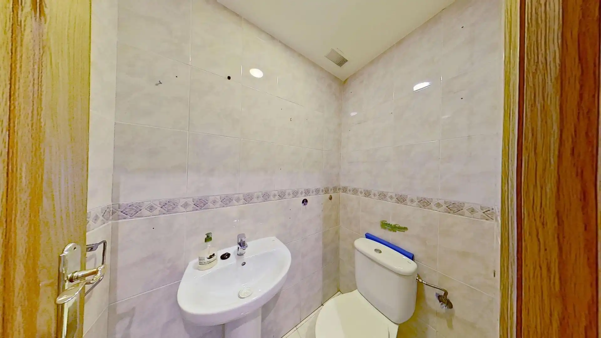 Bathroom of Flat for sale in Getafe  with Private garden, Parquet flooring and Terrace