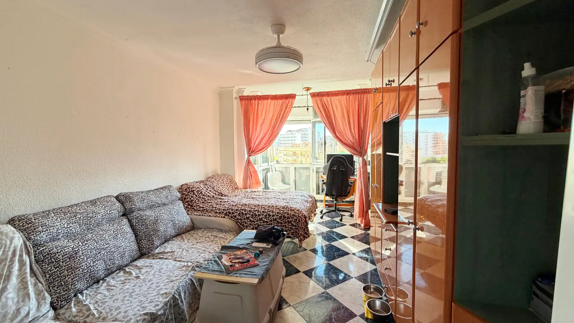 Dormitori de Apartament en venda en Torremolinos