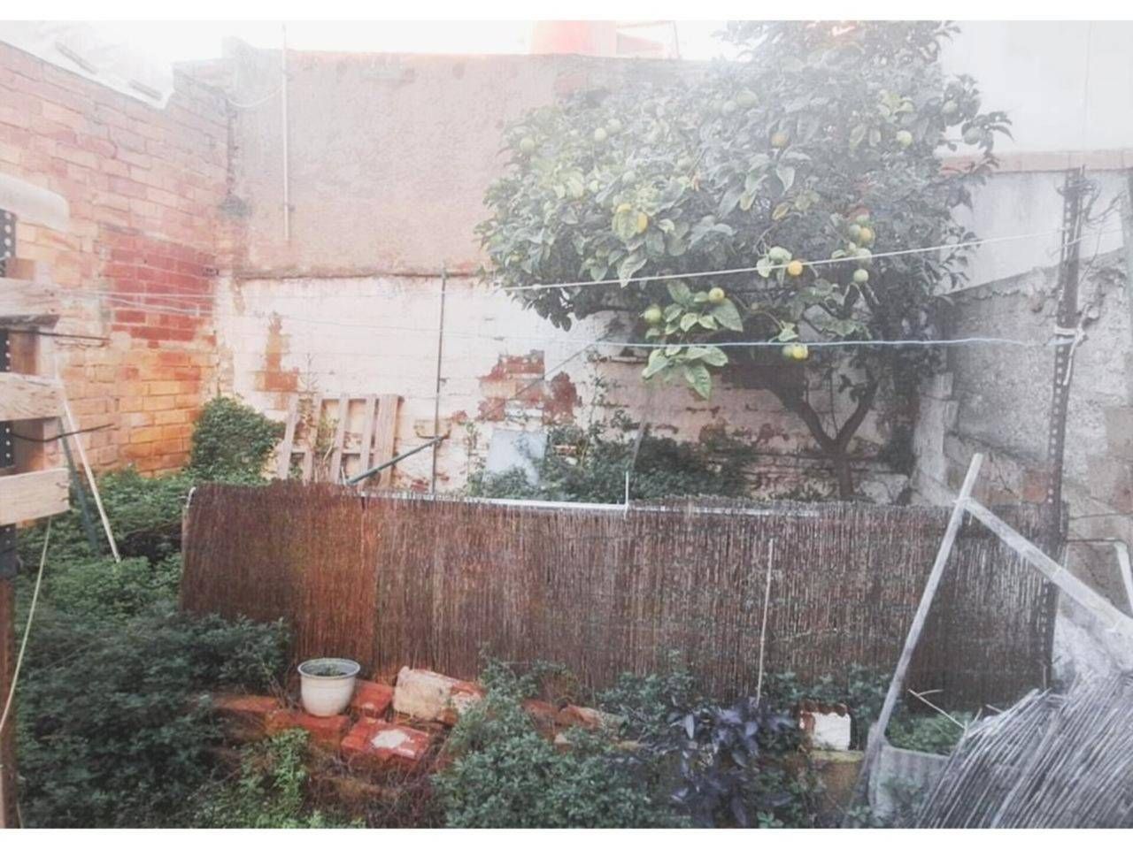 Jardí de Casa o xalet en venda en L'Hospitalet de Llobregat