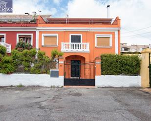 Exterior view of House or chalet for sale in  Granada Capital  with Terrace, Swimming Pool and Balcony